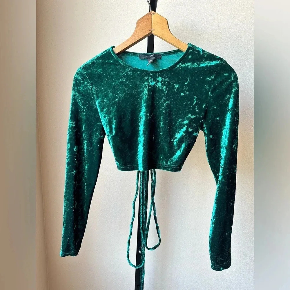 Forever21 size small green velour crop top long sleeve